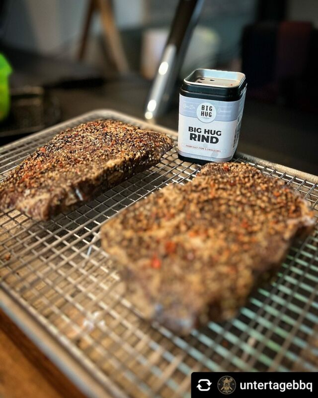 #repost @untertagebbq hat hier mit einer unserer neuen Gewürzmischungen Big Hug Rind ein wahnsinniges Steak gezaubert.
Diese Gewürzmischung haben wir zusammen entwickelt mit @big_hug_barbecue und ist erhältlich bei uns im Shop. 😎

#bighugrind #spicebude #gewürze #steak #gönndir
